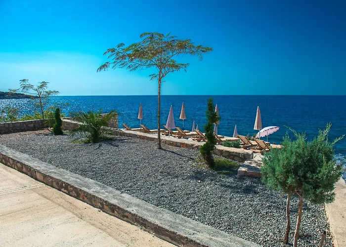 Open Sea Apartments