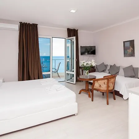 Open Sea Apartments Utjeha Exterior photo